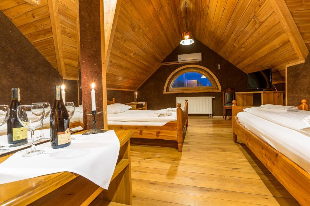 Krakowiacy I Gorale Hotell Krzyszkowice Eksteriør bilde